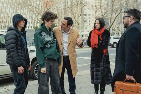 Anora Film Eleştirisi ve Yorumlar - OrtaKoltuk