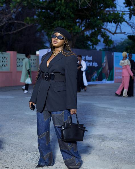 Models On Runway 的图像结果