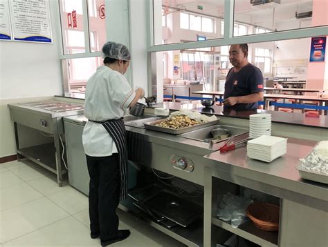 “我为群众办实事”公司食堂为职工开放晚餐-中化工程沧州冷却技术有限公司