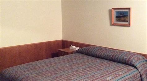 THRONSON'S GENERAL STORE AND MOTEL (Babb, Montana) - Motel Reviews ...