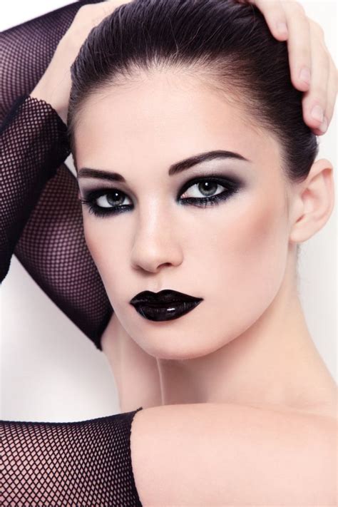 goth makeup styles