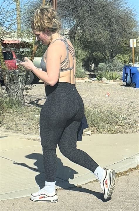 More Car Candids 💎 - Spandex, Leggings & Yoga Pants - Forum