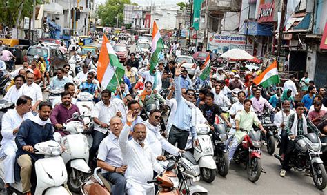 Congress workers protest against the Madhya Pradesh government over the ...