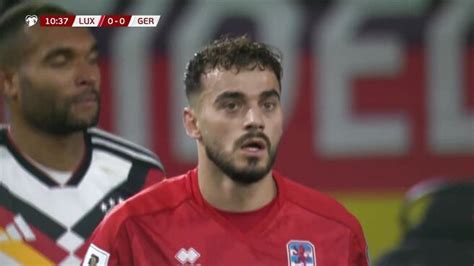 Watch Chance! Sinani Flubs A Sitter From Close Range video online on JioTV