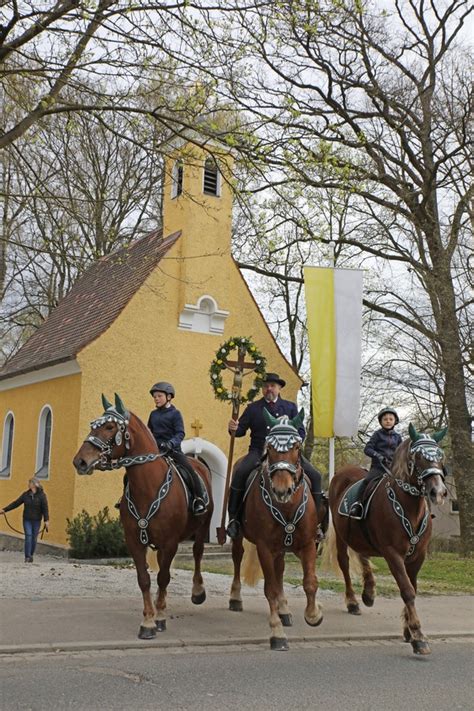 Furth im Wald: seit über 250 Jahren Leonhardiritt am Ostermontag ...