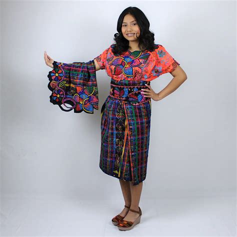 Traje típico de Guatemala – Faja, delantal, corte y blusa – Estilo ...