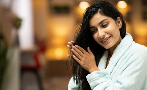 Hair oil : यहां जानिए बेस्ट हेयर ऑयल जो आपके बालों का टूटना और झड़ना कर ...