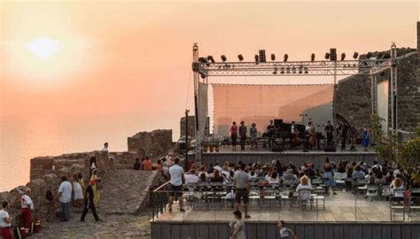 Greece in August: Weather, Festivals, Best Places & Things To Do