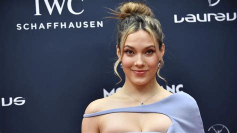 Guadagni da record nel 2024: le foto della stella Eileen Gu