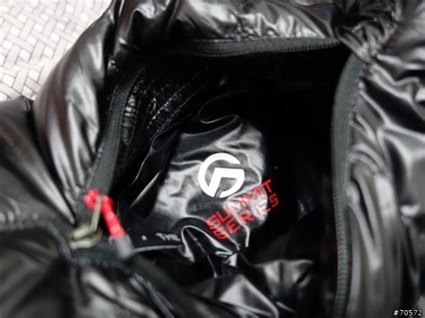 (圖多慎入) TNF 限量版 950 Pro 羽絨服和鳥衣 Fission SV MHW 毛猴 - Mobile01