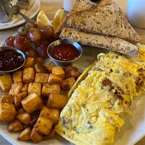 SANDMAN SIGNATURE CALGARY DOWNTOWN HOTEL (Alberta) - Hotel Reviews ...