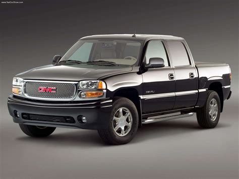 GMC Sierra Denali 1500 Crew Cab (2005) - pictures, information & specs