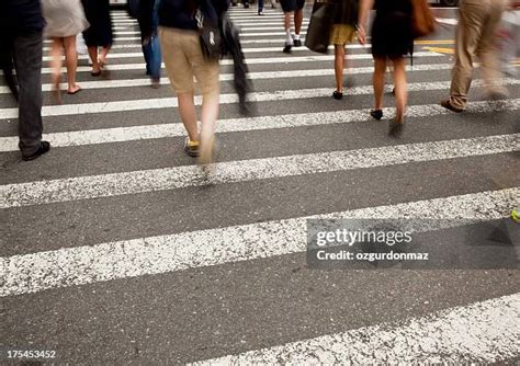 New York Business People Walking 的图像结果