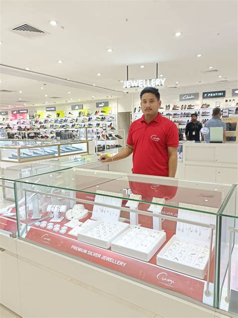 Gargi by P N Gadgil & Sons opens shop-in-shops in three Shoppers Stop ...