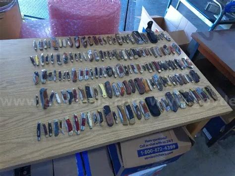 Lot of approx. 150 Wood Knives. | GovDeals
