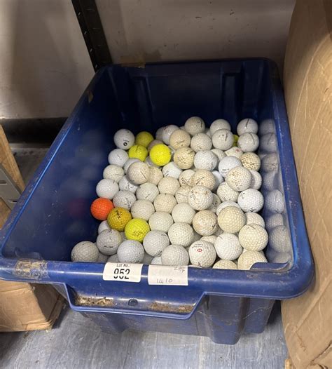 Large quantity of mixed golf balls – Badgers Auctions