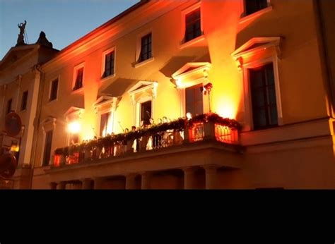 Mittwoch-Abend wieder Balkon-Singen vom Theater Regensburg | charivari