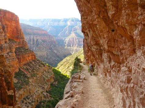Hiking down into the Grand Canyon on the North Kaibab Trail | Grand ...