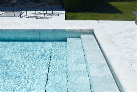 AQUALIFT | Pool builder, distribute Aqualift movable floor pools
