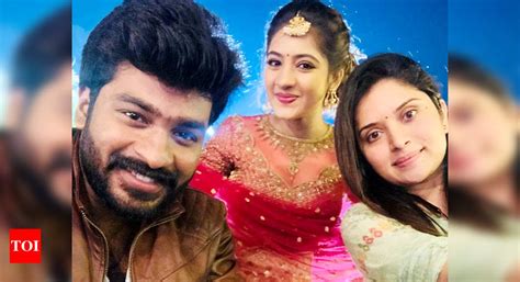 Idhayathai Thirudathey completes one year of successful run; actors ...