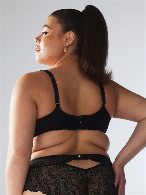 Ripple Effect Lace Padded Balconette Bra in Black | SAVAGE X FENTY UK ...