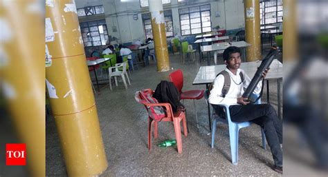 Government leans on college principal, rope partition removed | Mumbai ...