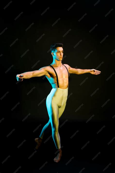 Male Ballet Dancing 的图像结果