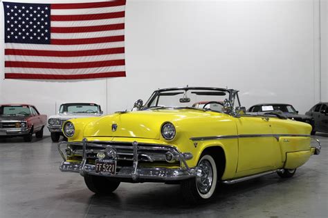 1954 Ford Crestline | Classic & Collector Cars
