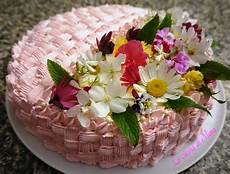 immagini torte con fiori torta cestino di fiori una delizia adatta a molte ricorrenze immagini torte con fiori torta cestino di fiori una delizia adatta a molte ricorrenze