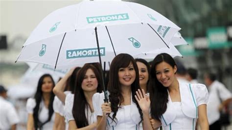 Grid kids to replace female models in Formula One