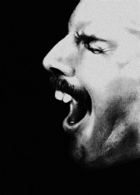 PESSOA: 25 anos da morte de Freddie Mercury / Assim viveu seus últimos dias