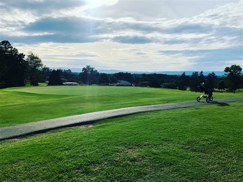 (Almost) Solstice golf at Mimosa Hills GC in Morganton, NC : r/golf
