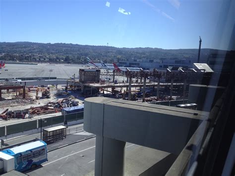 Review of United's Temporary SFO Club - The Military Frequent Flyer