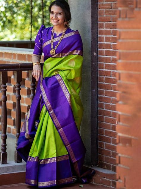 DIVASTRI Ethnic Woven Design Zari Banarasi Saree - Price History