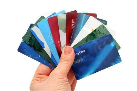 银行卡怎么换新卡 - 财梯网