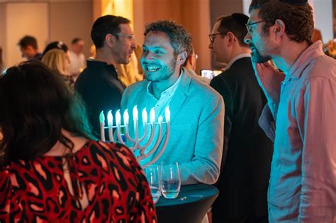Barnet continues to have largest Jewish population, Census 2021 confirms - Jewish News