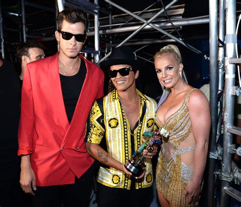 Bruno Mars And Taylor Swift Height Difference