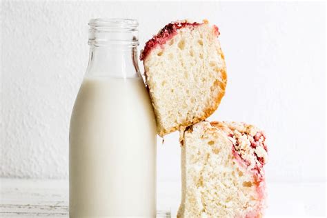 The Best Oat Milk Recipe (And 5 Ways to Enjoy!) - Environment Co