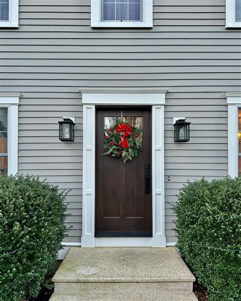 39 Timeless Exterior Door Trim Ideas For Your Entryway