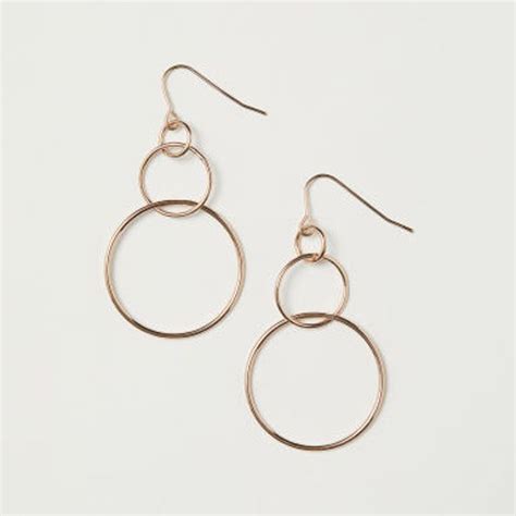 Kate Middleton picks a romantic floral dress by a sustainable Balinese ...