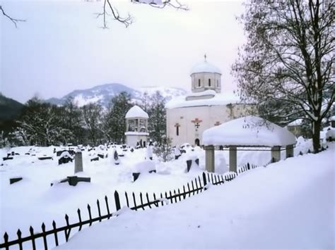 Снијежно невријеме у Рожајама, Мурини, Павином Пољу... | Епархија ...