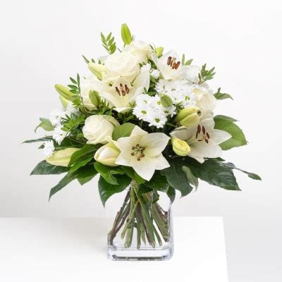 Array of Hope: Order Flowers Online | Interflora India | ID1349899