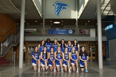 Girls Basketball Team 的图像结果