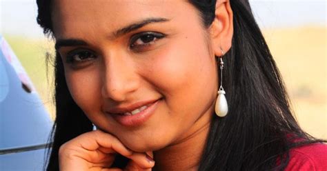 Deepthi Nambiar in Thulli Vilayadu Movie Stills |Tamil Cinema News ...