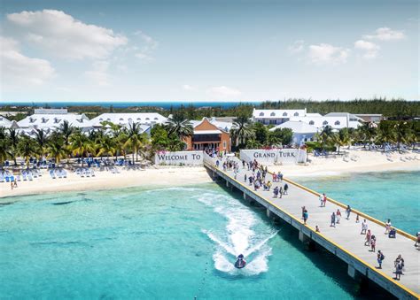 Álomutazás a szigetre, ahol valószínűtlenül kék a víz: Turks- és Caicos ...