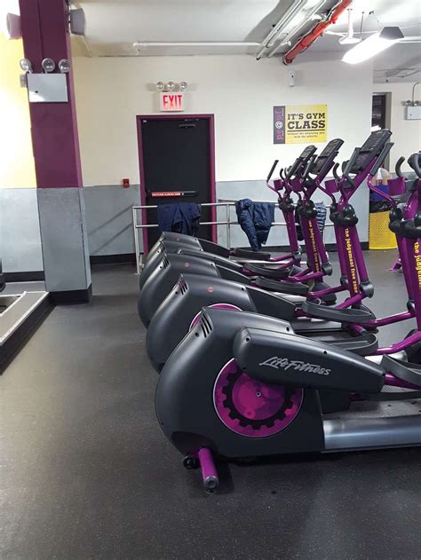 Planet Fitness in 30-33 Steinway St, Astoria, NY 11103, USA