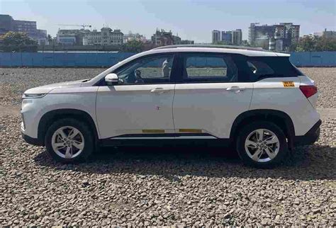 Luxury Car Rental in Kolkata: Explore The City Of Joy In Style