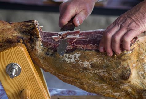 What is the national dish of Spain? ⭐ 【 ¡Discover it!