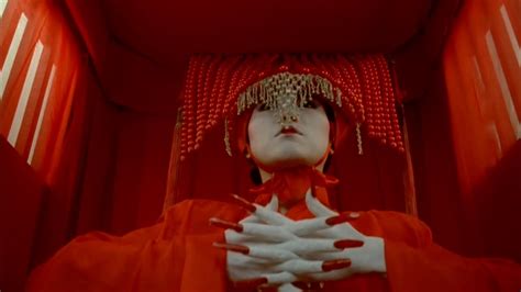 《新僵尸先生》林正英最恐怖的電影，紅白雙煞被譽為華語鬼片最經典一幕！
