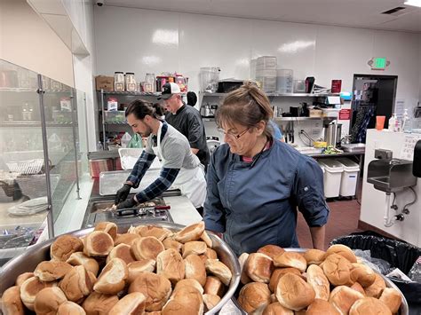 Thanksgiving through service - Turlock Journal